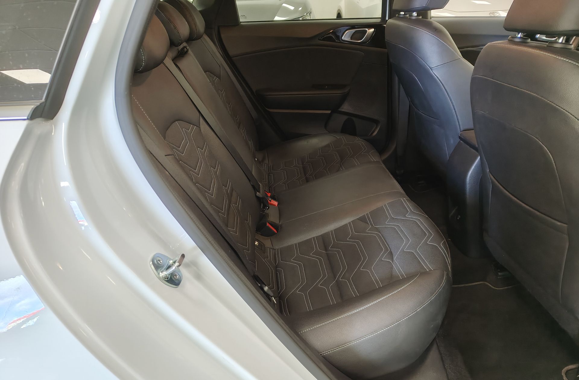 Kia Ceed 1.0 MHEV Style Edition DCT - foto 18