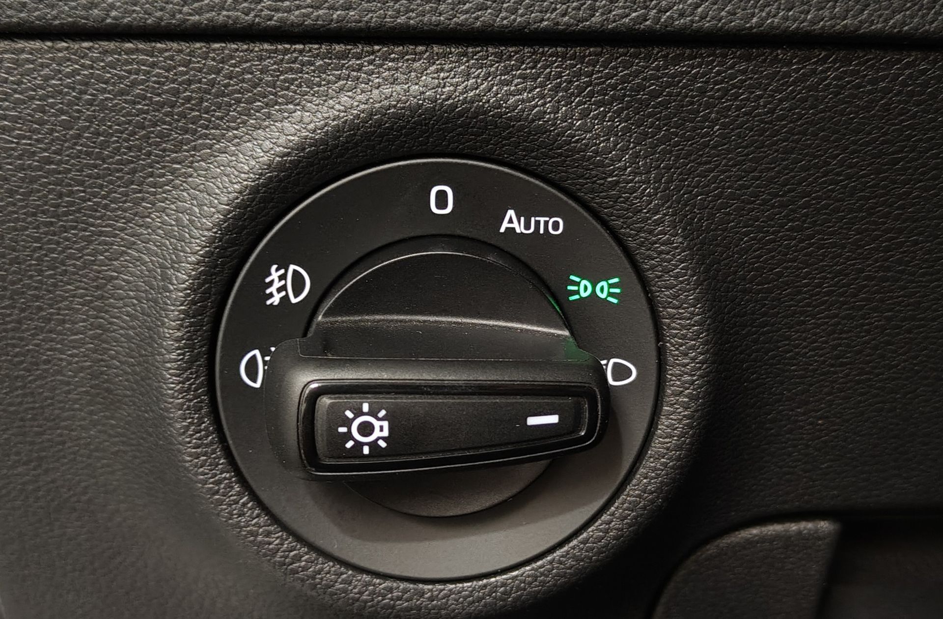 Škoda Karoq 2.0 TDI Selection - foto 10
