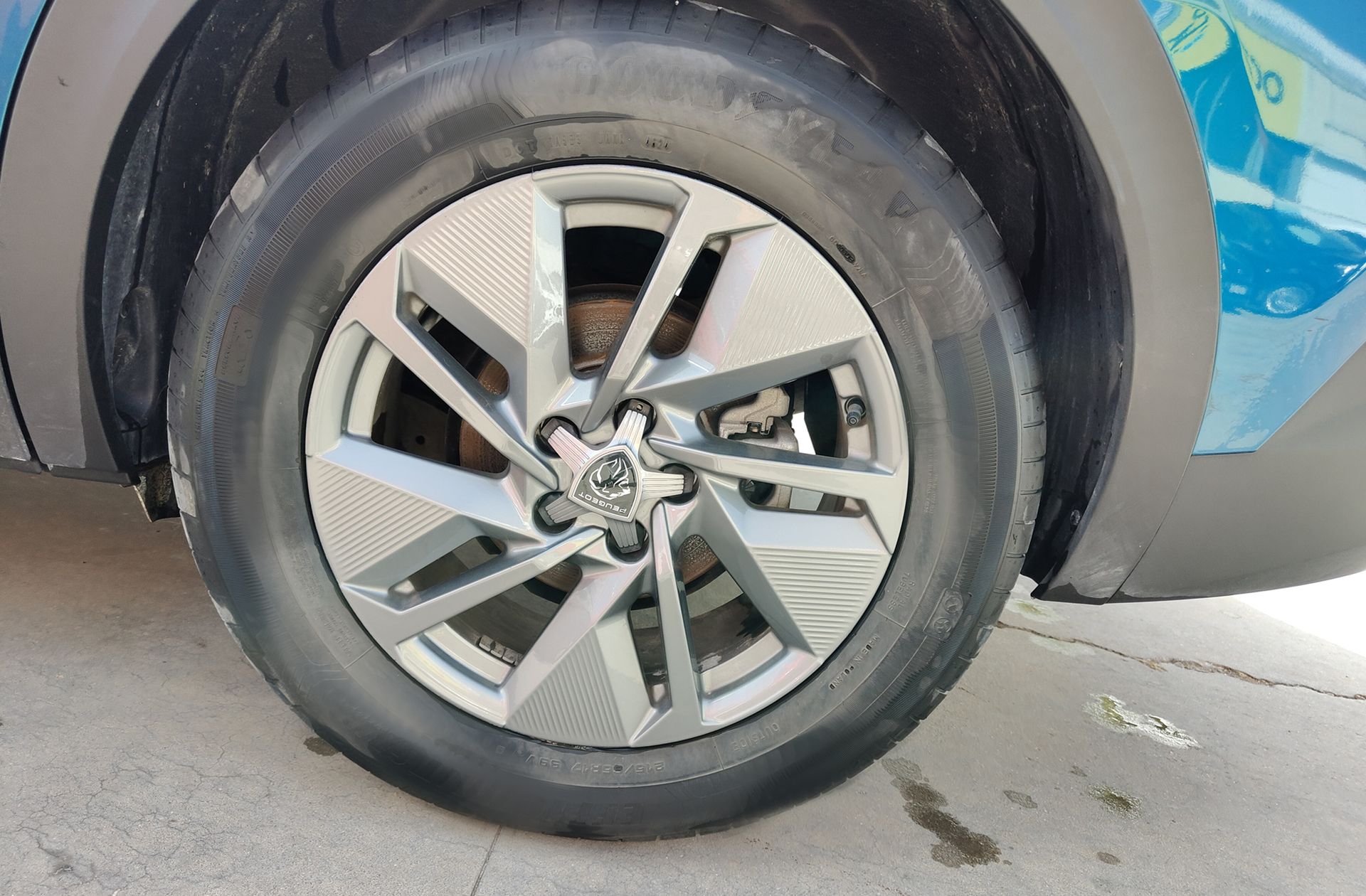 Peugeot 408 Allure Hybrid 145 eDCS6 - foto 37