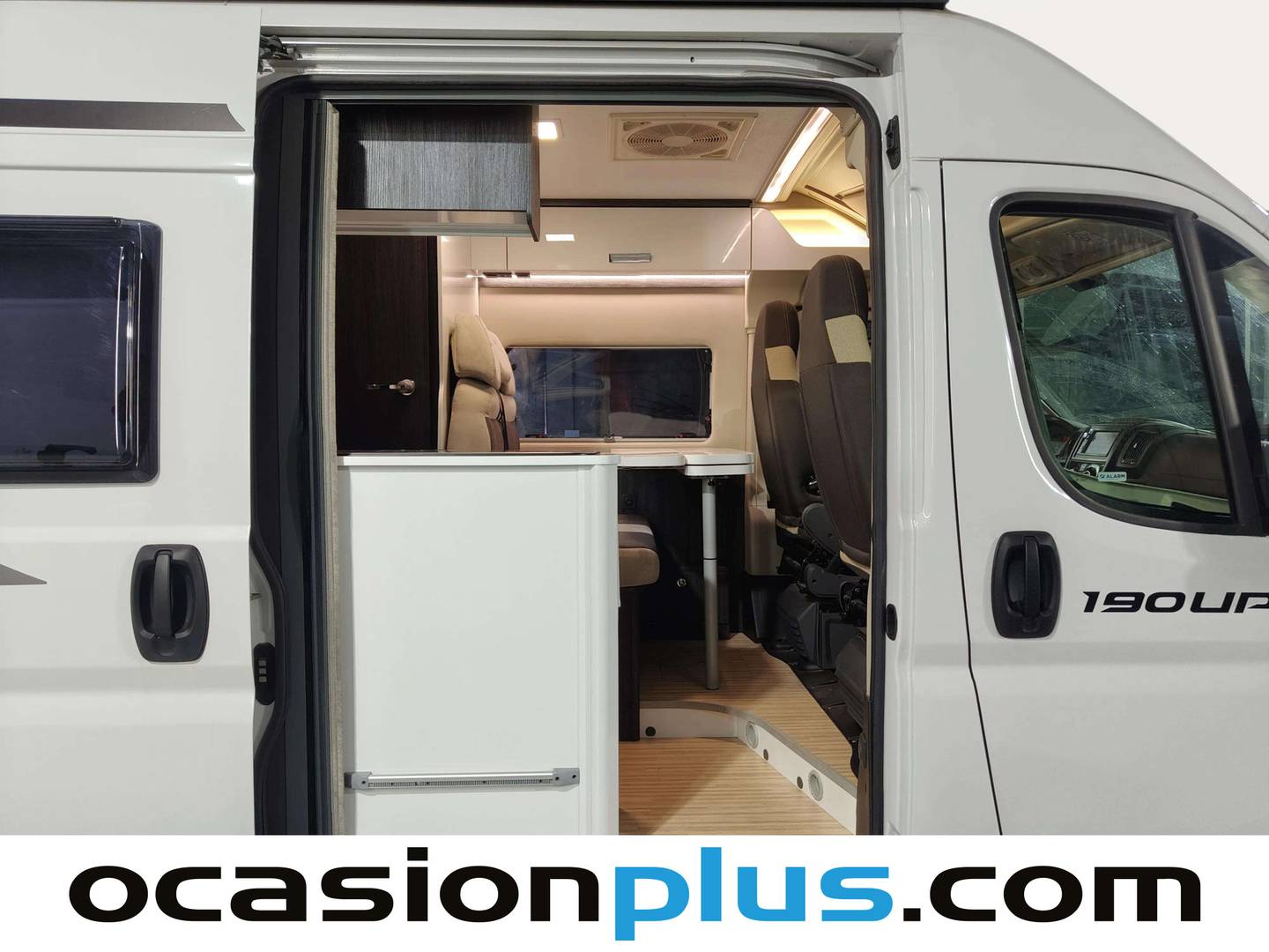 Fotos maletero Benimar BENIVAN Benimar BENIVAN 190 UP (140 CV) Camper 4 Plazas