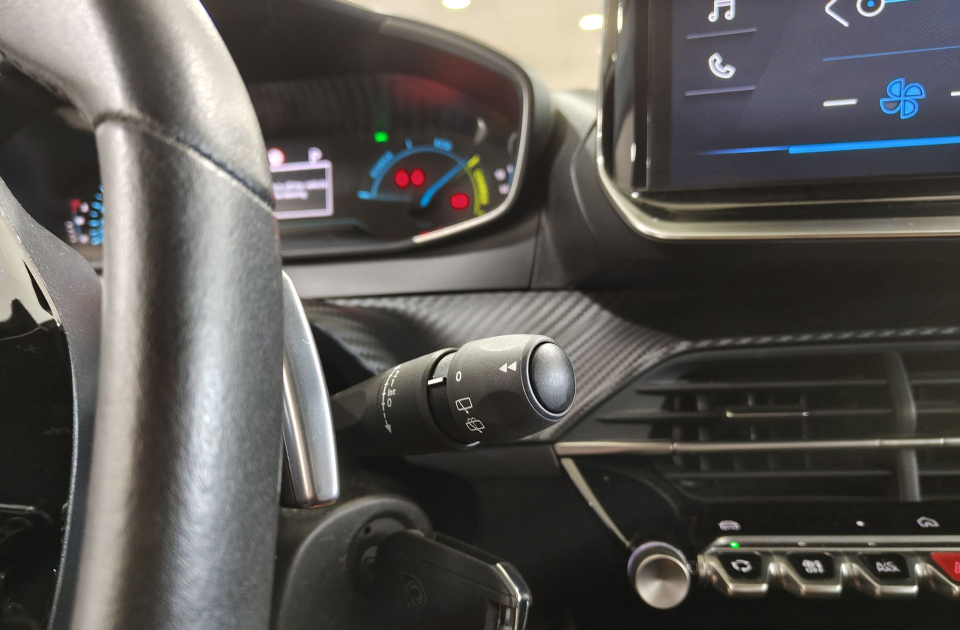 Peugeot 208 Style Hybrid 110 eDCS6 - foto 25