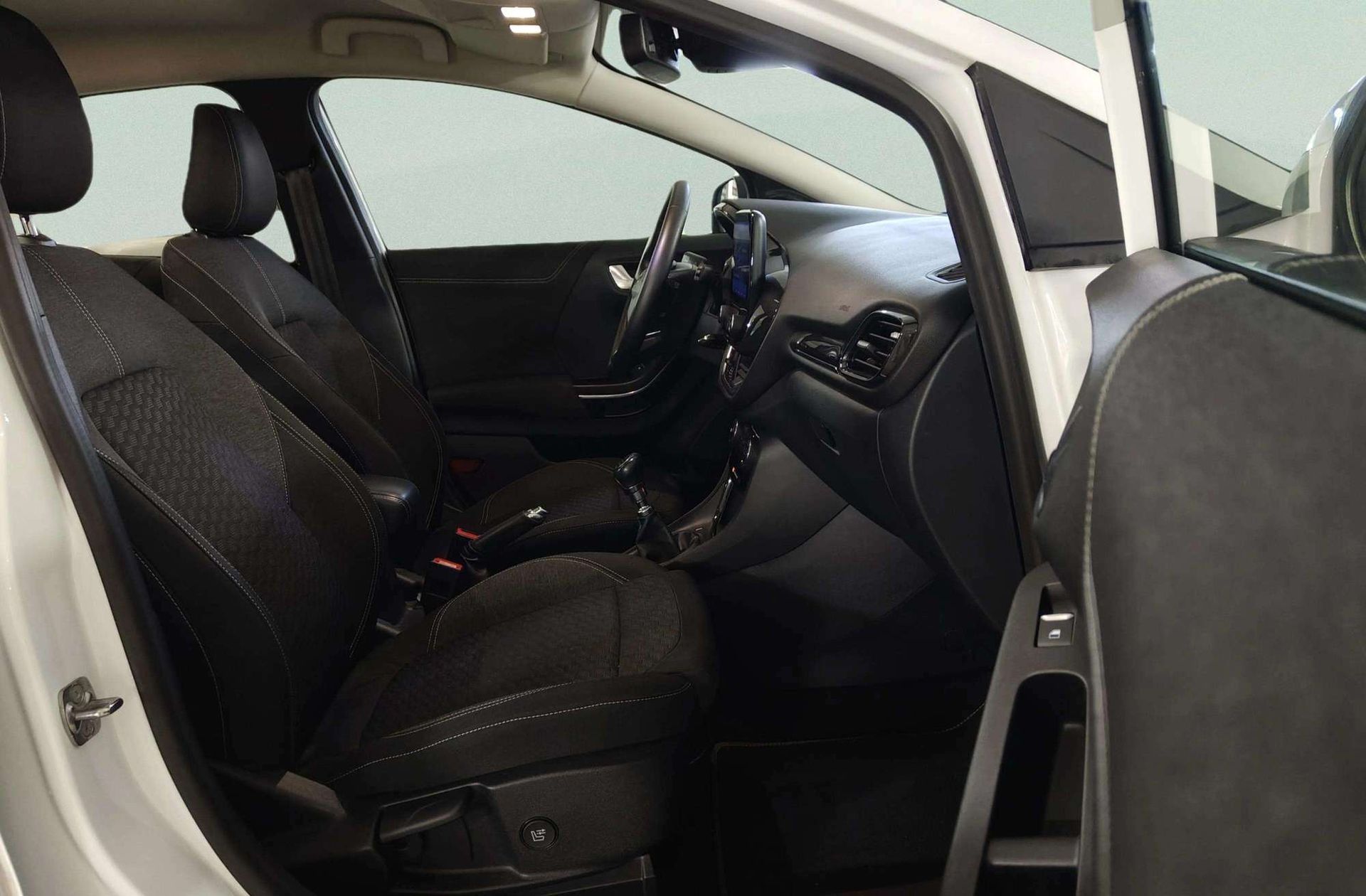 Ford Puma 1.0 EcoBoost Titanium - foto 17