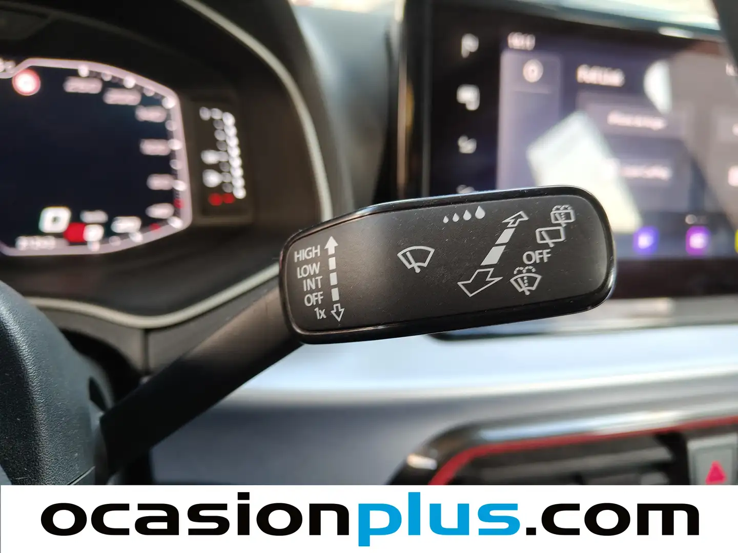 Foto Seat Arona SEAT Arona 1.0 TSI S&S FR XL (115 CV)