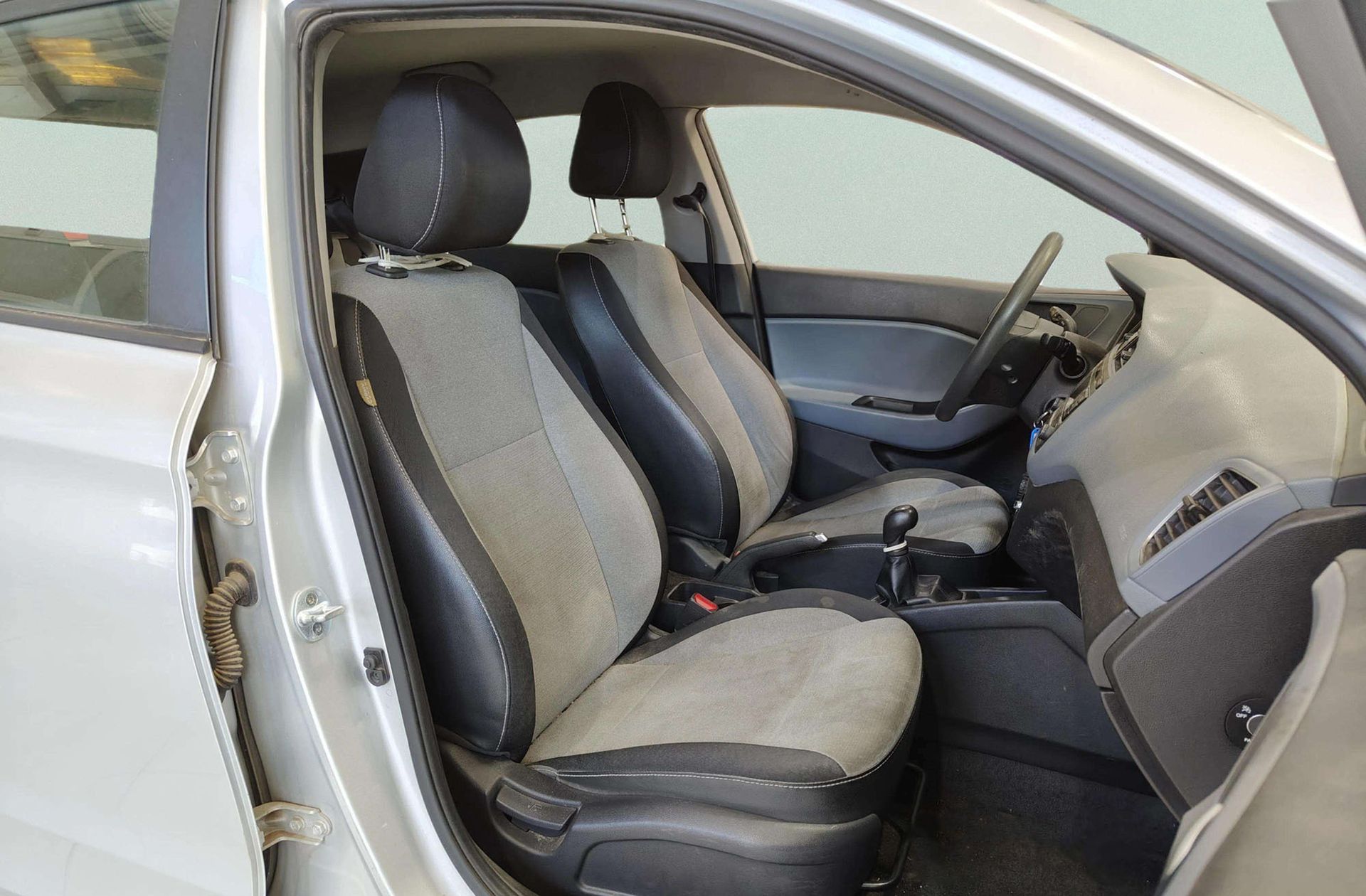 Hyundai i20 1.2 MPI Essence - foto 14