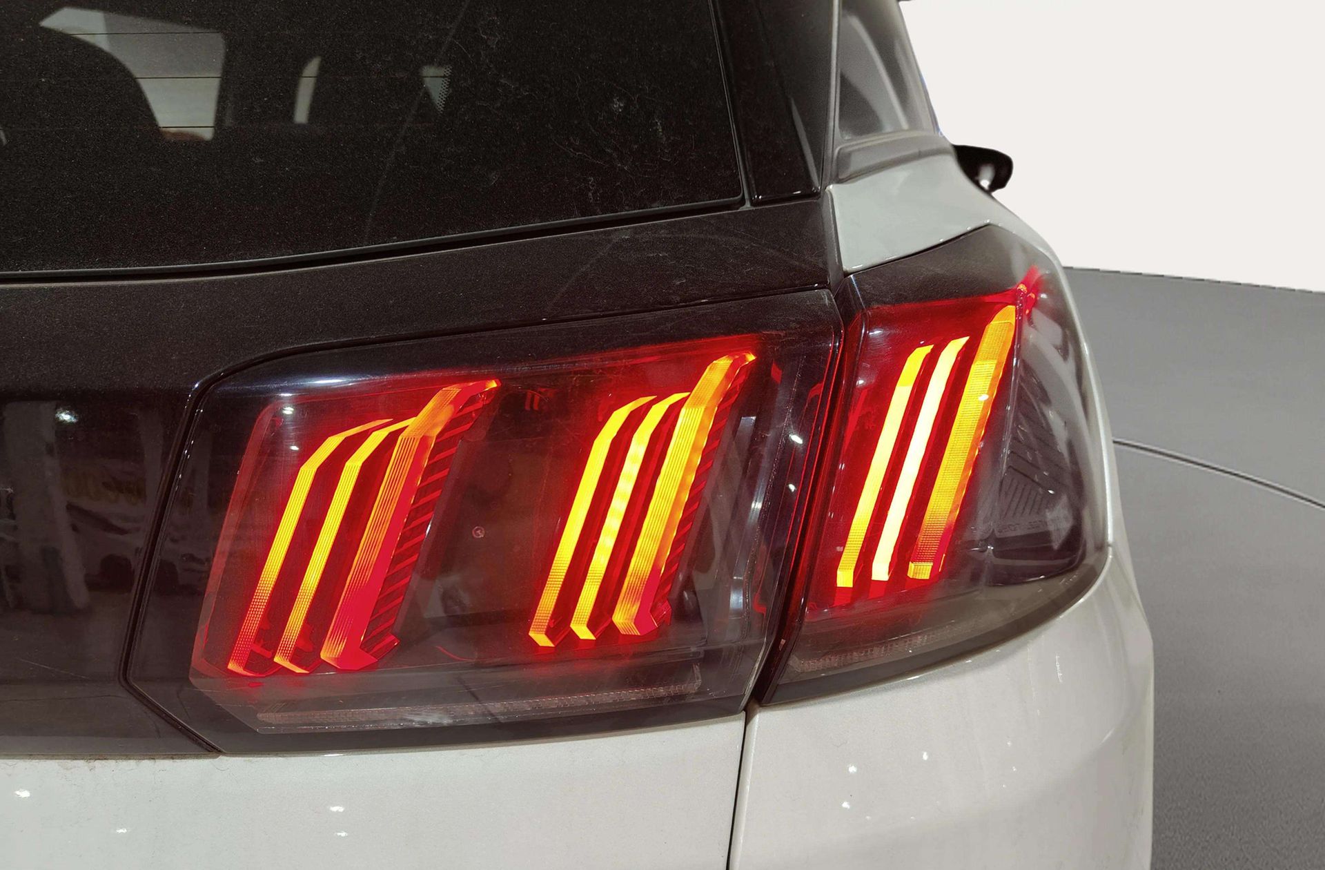 Peugeot 3008 300 Allure Pack e-EAT8 - foto 16