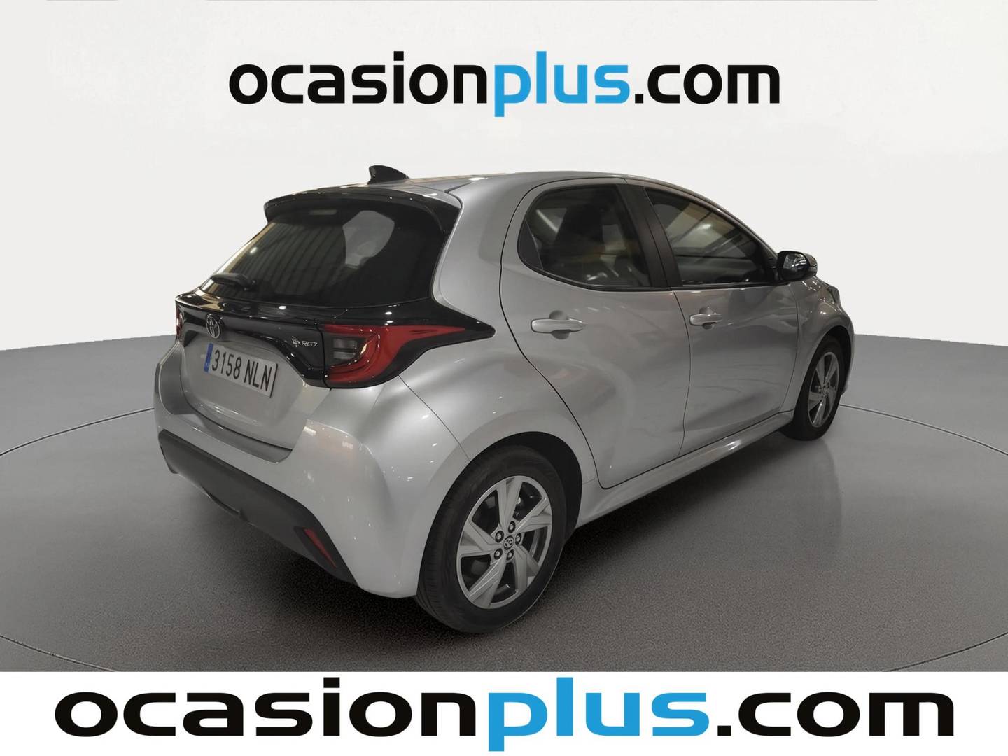 Foto trasera Toyota Yaris Toyota Yaris 120H Active Plus (116 CV) derecha