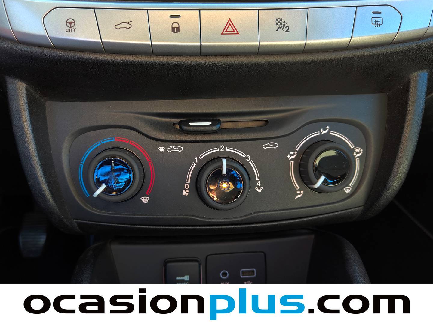 Extras y acabados del Fiat Tipo Fiat Tipo Sedan 1.4 Easy (95 CV)