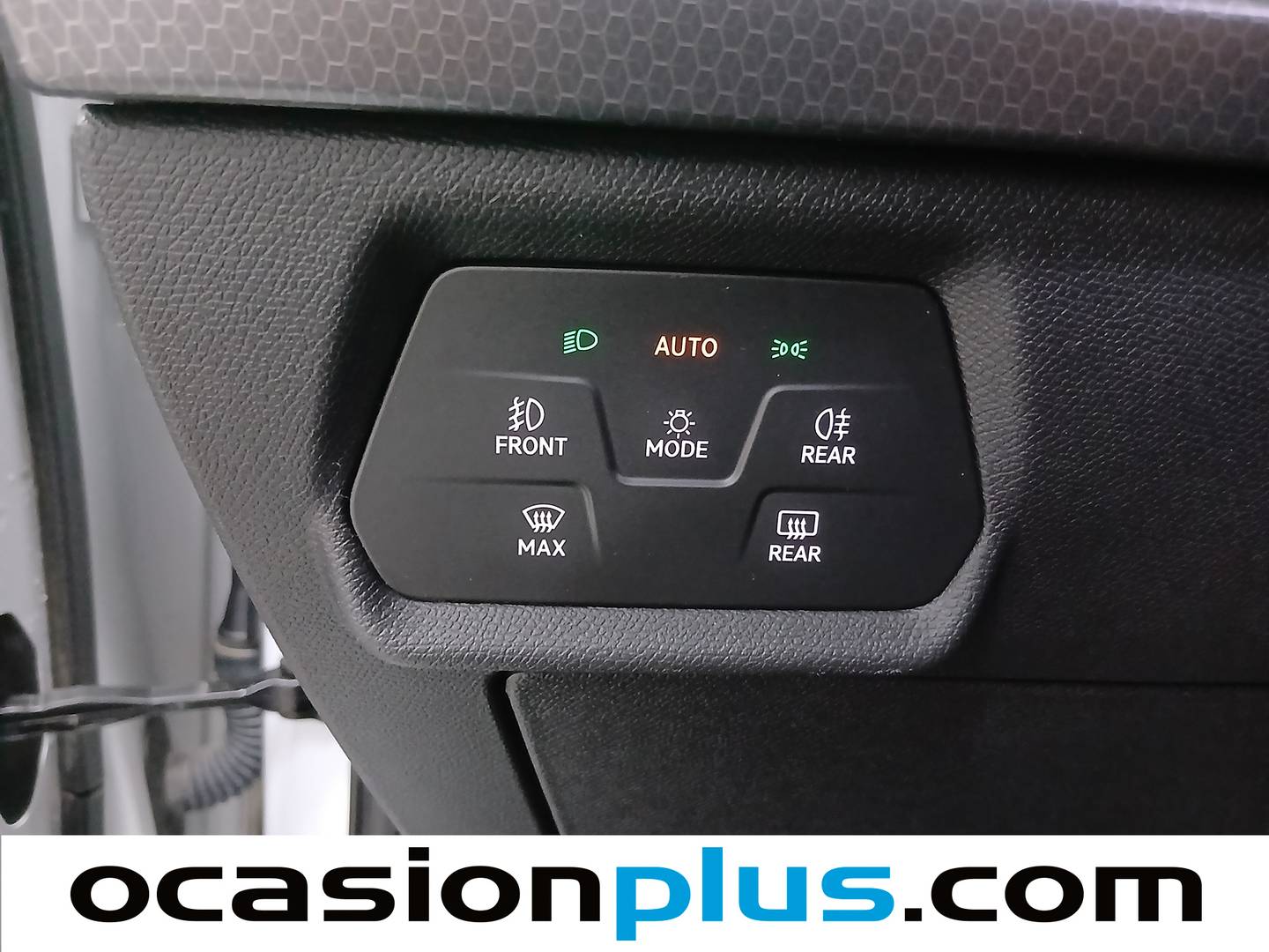 Seat León Seat León 1.5 eTSI S&S Style Special Edition Vision DSG (150 CV) de segunda mano