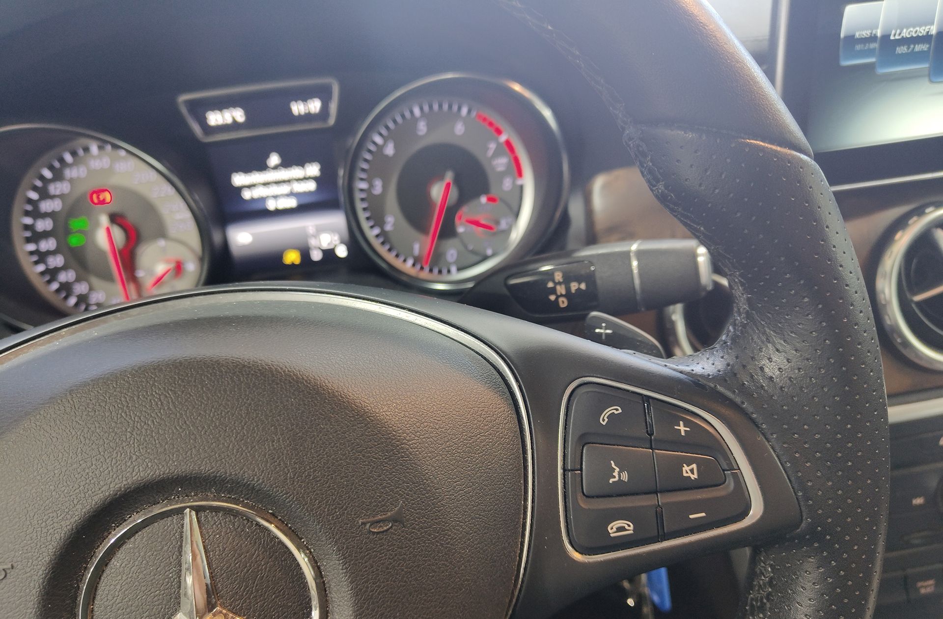 Mercedes-Benz GLA 250 4Matic Urban - foto 31