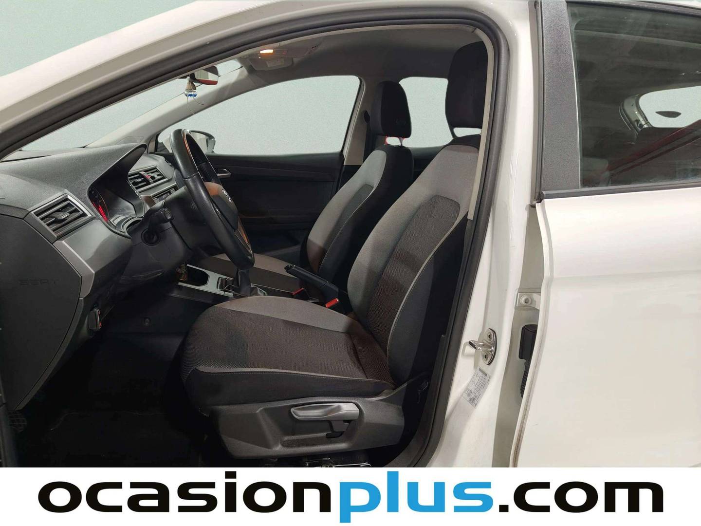 Foto asientos delanteros Seat Ibiza Seat Ibiza 1.0 TSI Style Go (95 CV)