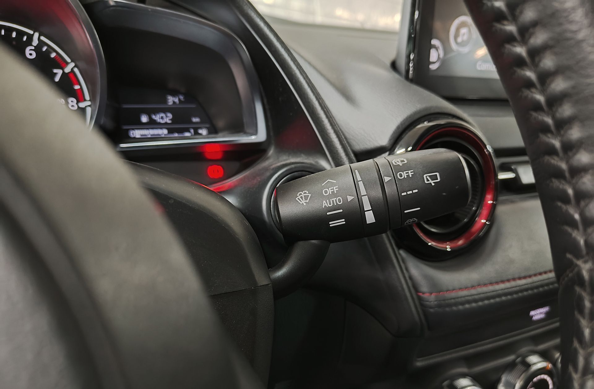 Mazda CX-3 2.0 Skyactiv GE Luxury 2WD - foto 35