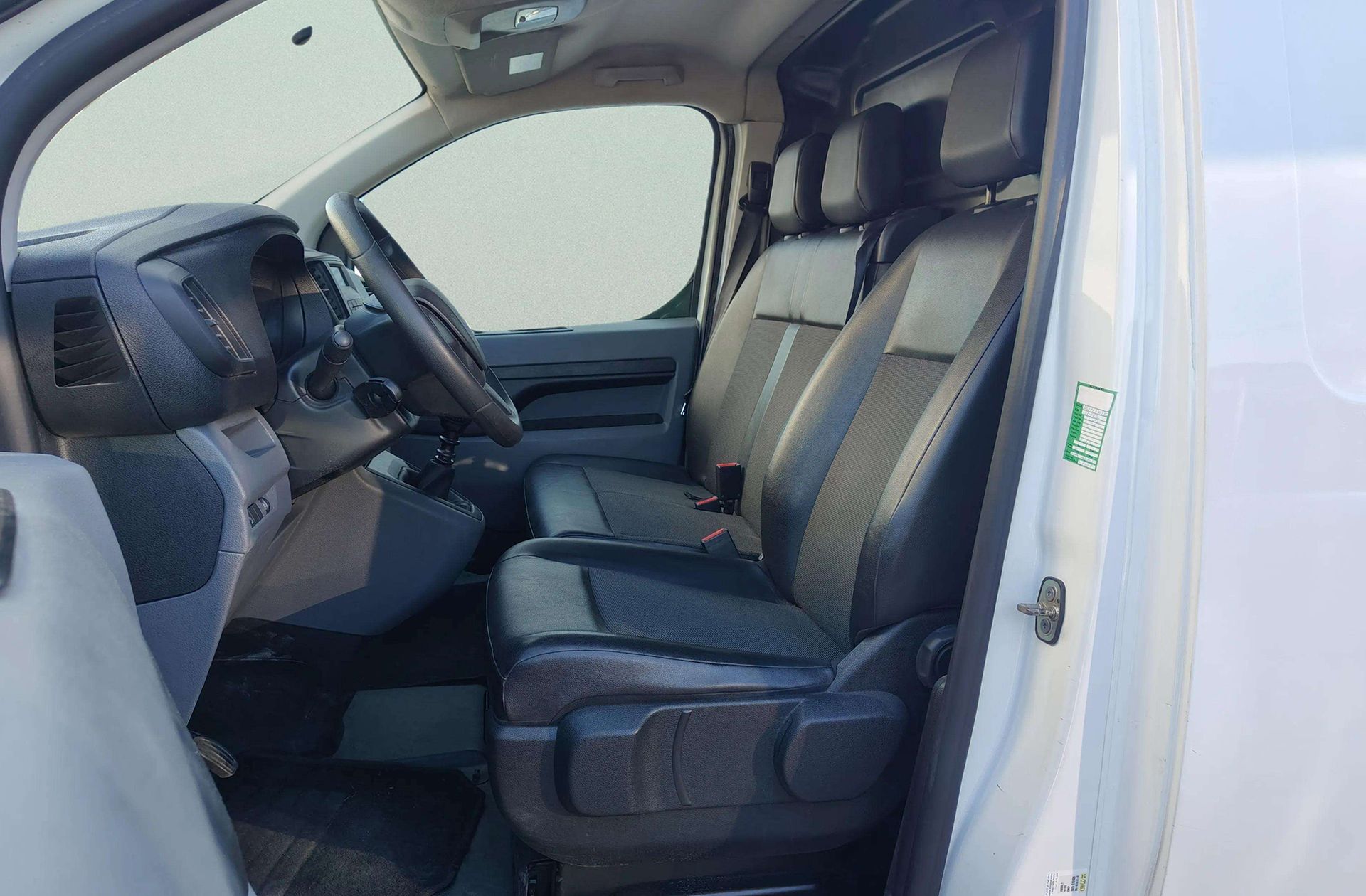 Peugeot Expert Furgon BlueHDi 120 Pro Standard - foto 9