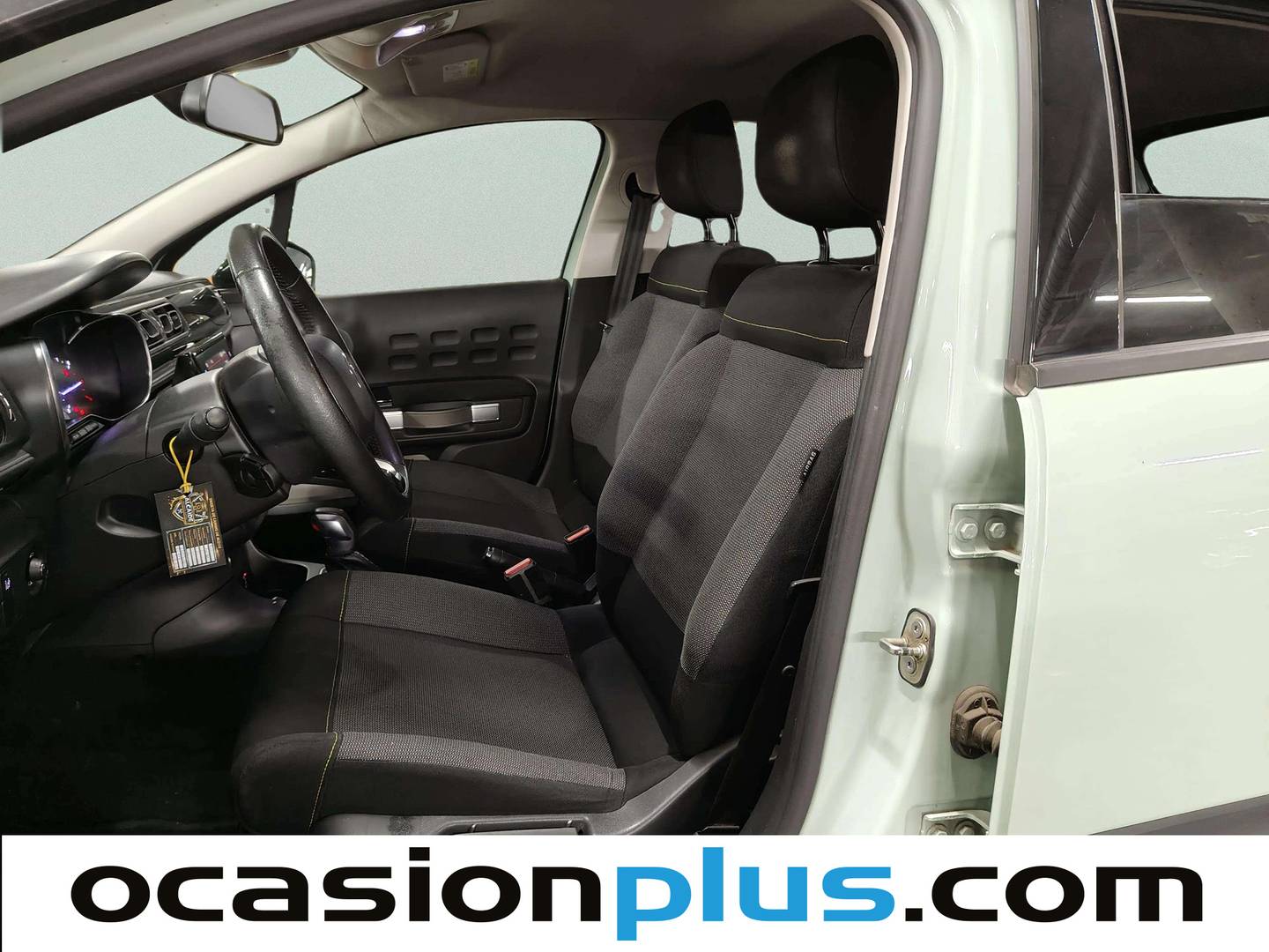 Foto asientos delanteros Citroën C3 Citroën C3 PureTech 110 S&S Shine EAT6 (110 CV)