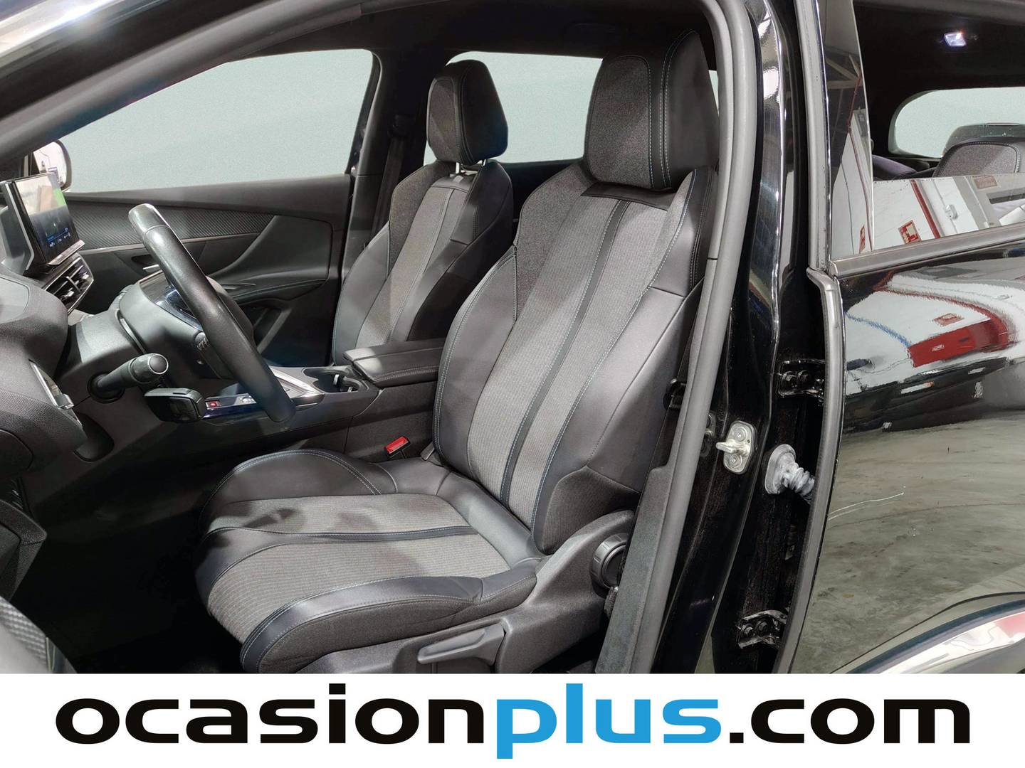 Foto asientos delanteros Peugeot 5008 Peugeot 5008 PureTech 130 S&S Allure Pack 96 kW (130 CV)