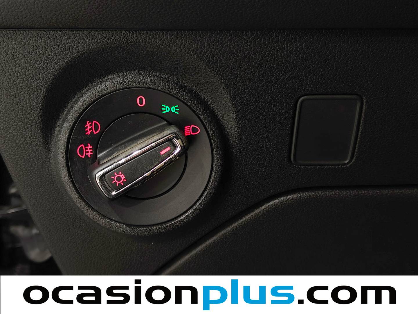 Equipamiento del Seat León Seat León ST 1.6 TDI S&S Style (115 CV)