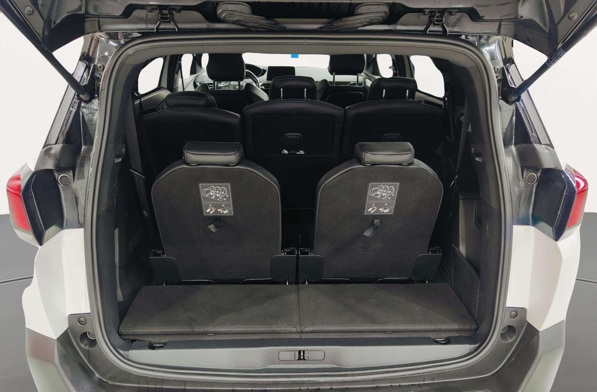 Peugeot 5008 BlueHDi 180 GT EAT8 7 plazas - foto 23