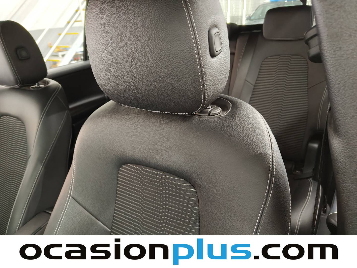 Foto Mercedes GLB Mercedes-Benz GLB 200 d 4Matic (150 CV)