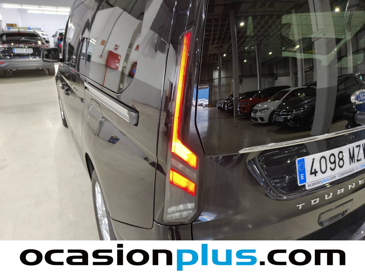 Foto Ford Grand Tourneo Connect Ford Grand Tourneo Connect 2.0 Ecoblue Titanium Auto (122 CV) 7 Plazas
