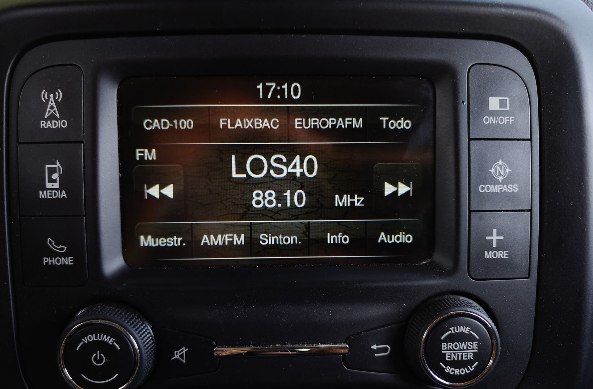 Jeep Renegade 2.0 MultiJet Limited 4x4 AD Low - foto 30