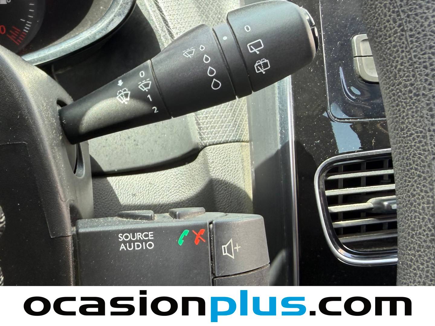 Extras y acabados del Renault Clio Renault Clio Business TCe (75 CV)