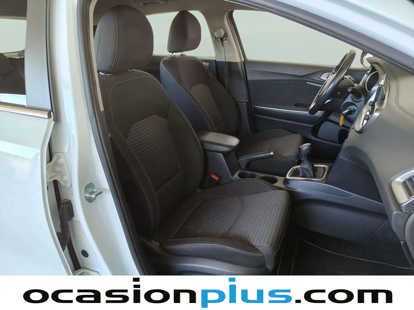 Foto KIA Ceed Kia Ceed 1.6 MHEV iMT Drive (136 CV)