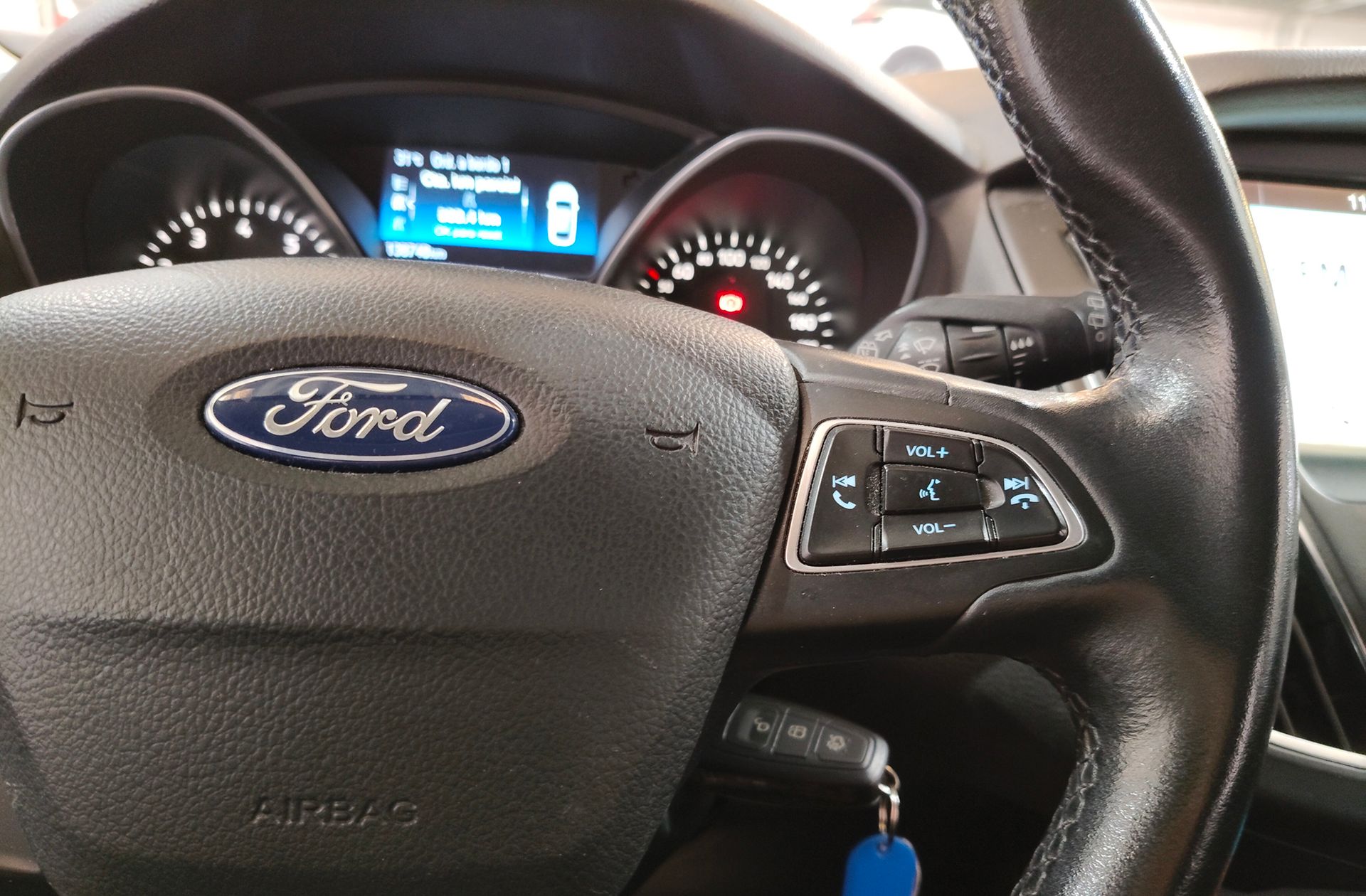Ford Focus 1.0 EcoBoost Business - foto 25