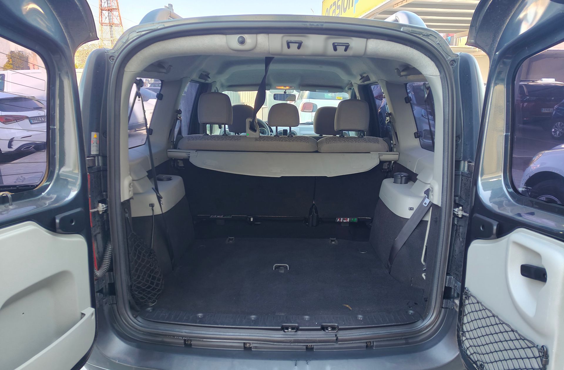 Dacia Logan 1.6 Break Laureate - foto 12