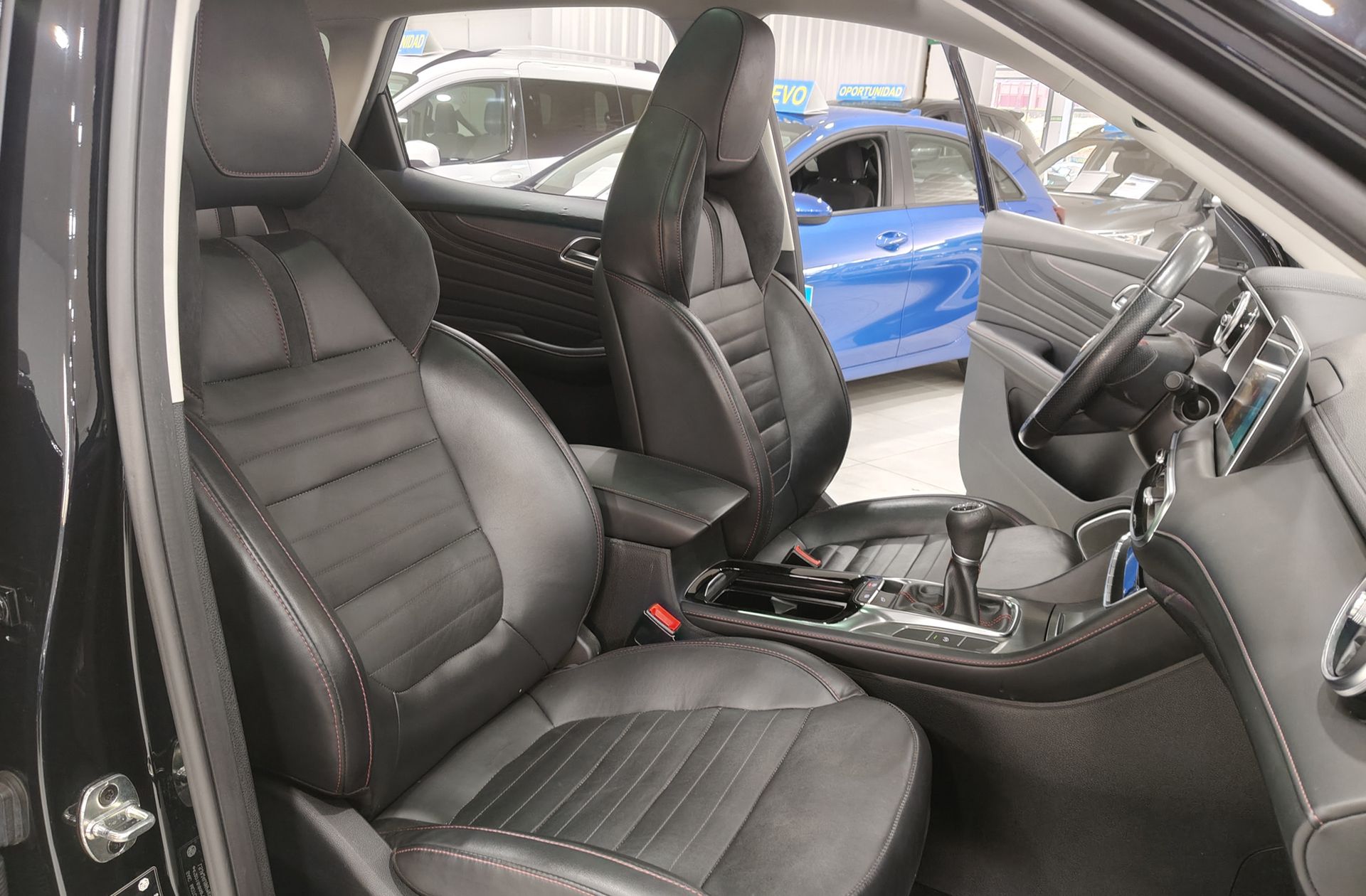 MG HS 1.5 Turbo GDI Luxury - foto 15