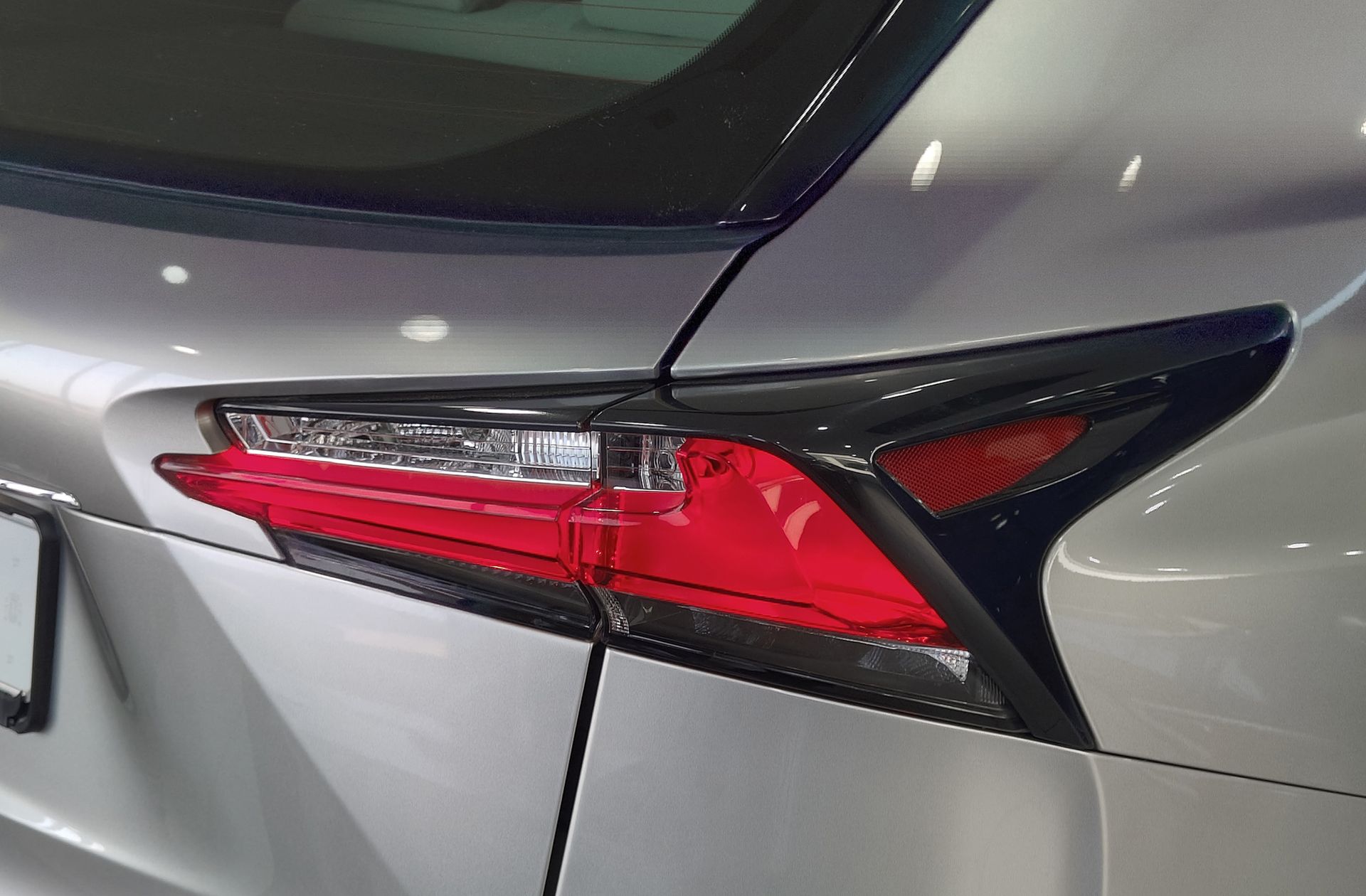Lexus NX 300h Corporate 2WD Navibox - foto 13