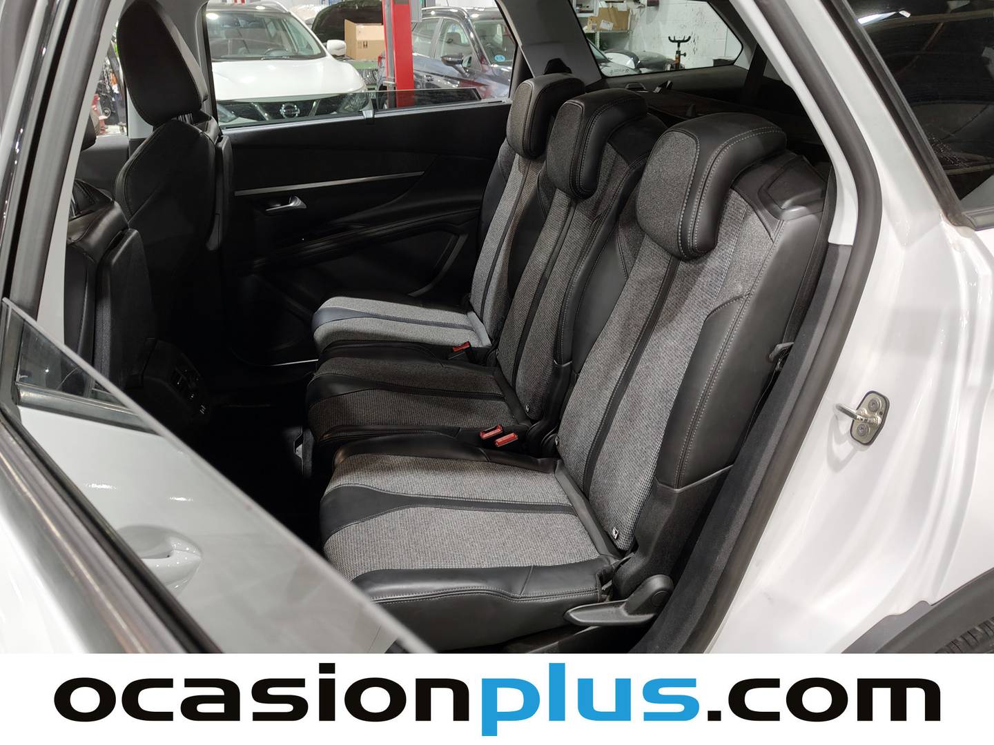 Foto asientos traseros Peugeot 5008 Peugeot 5008 2.0 BlueHDi Allure (150 CV) 7 Plazas
