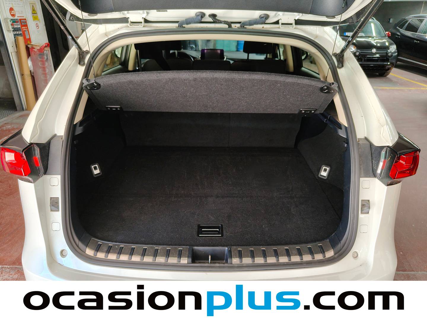 Fotos maletero Lexus NX Lexus NX 300h Business Navigation 2WD (197 CV)