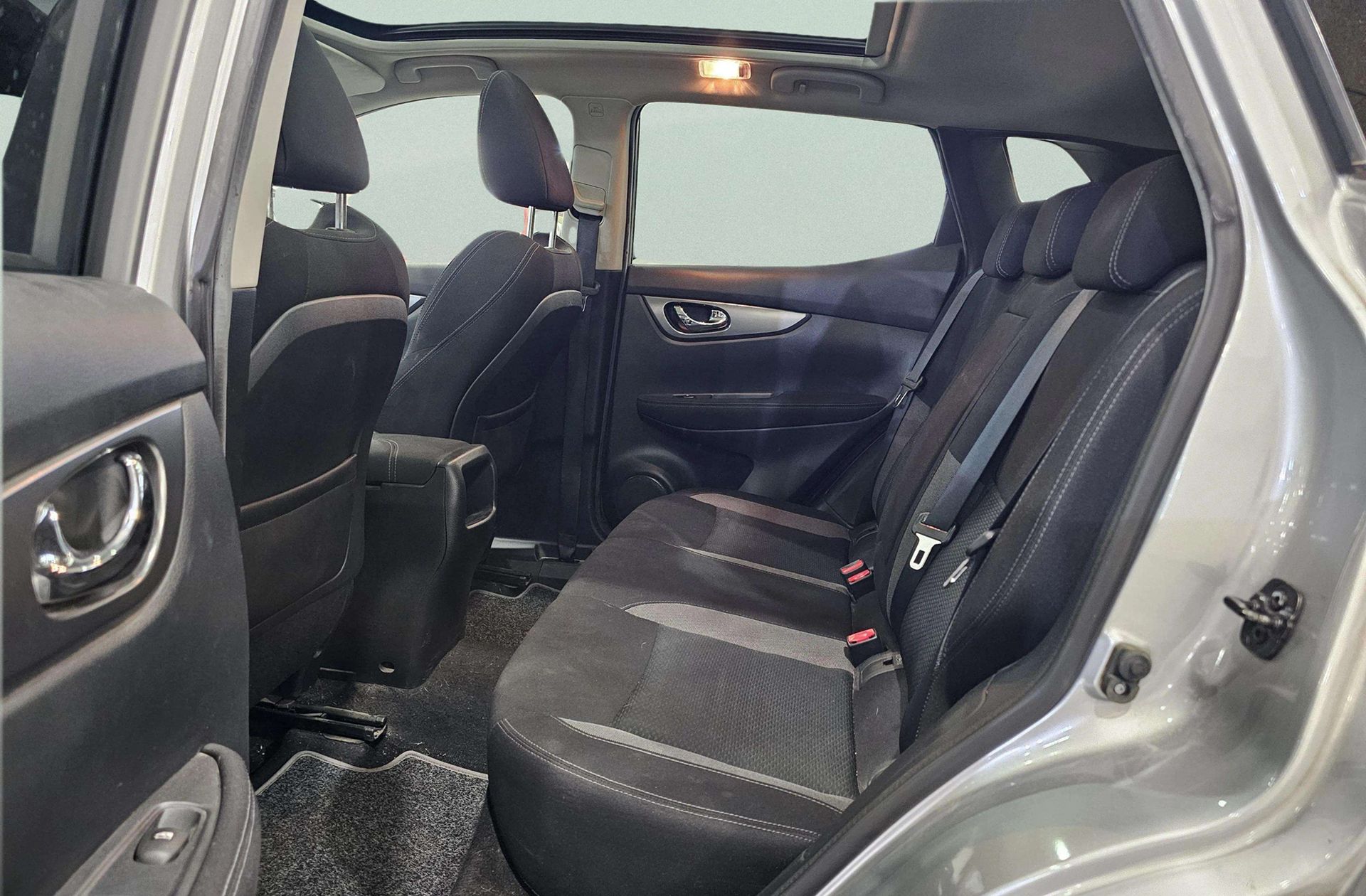 Nissan Qashqai DIG-T 115 N-Connecta - foto 10