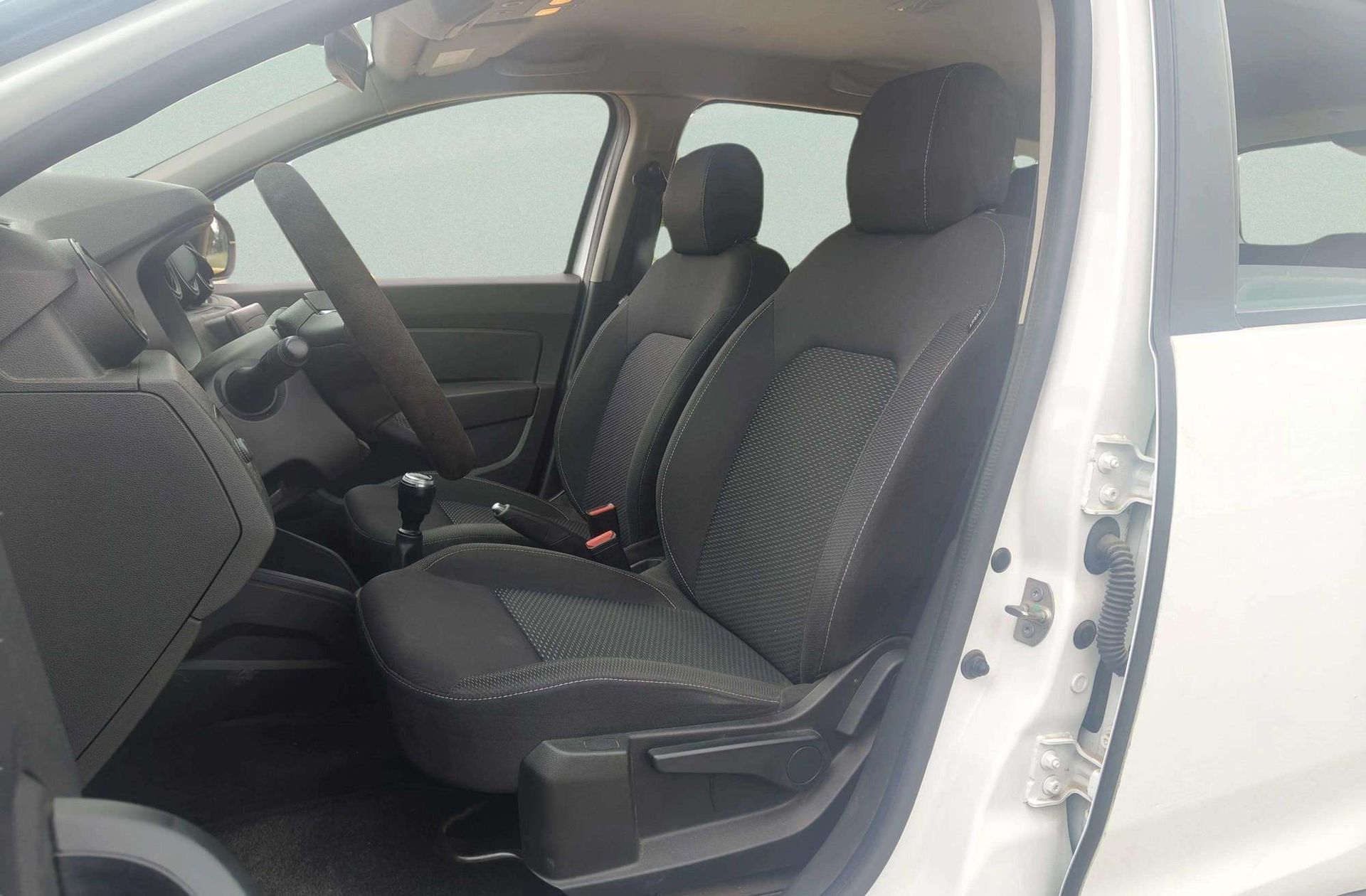 Dacia Duster Essential TCe 4x2 - foto 9