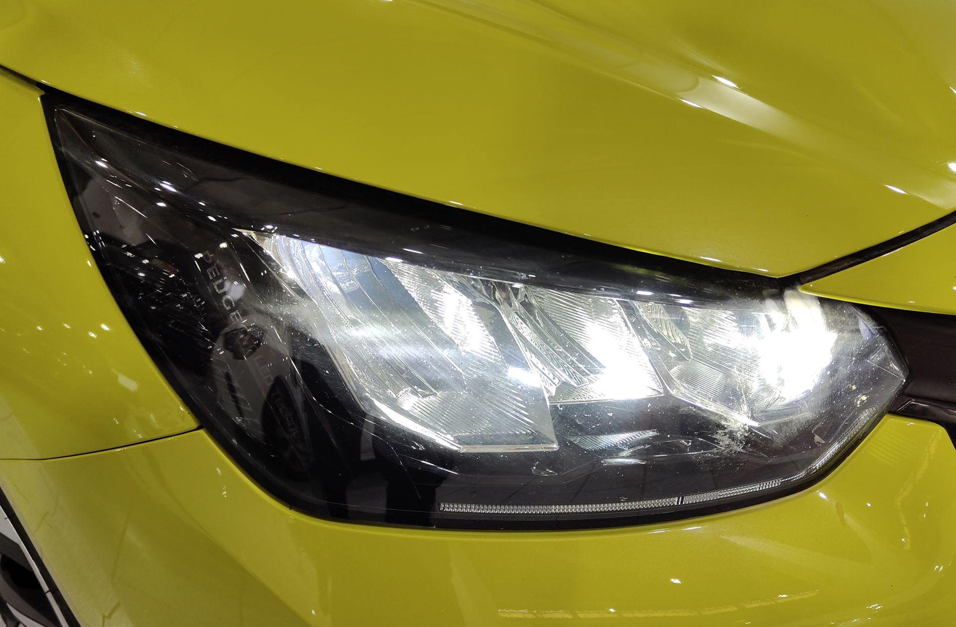Peugeot 208 Style Hybrid 110 eDCS6 - foto 14