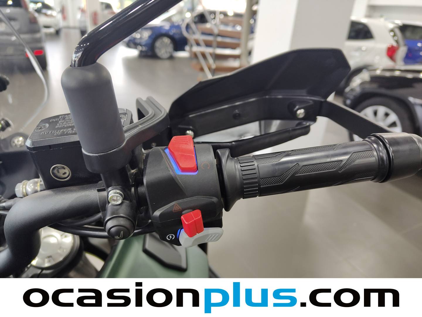 Equipamiento del Benelli TRK 702 X Benelli TRK 702 X (69 CV)