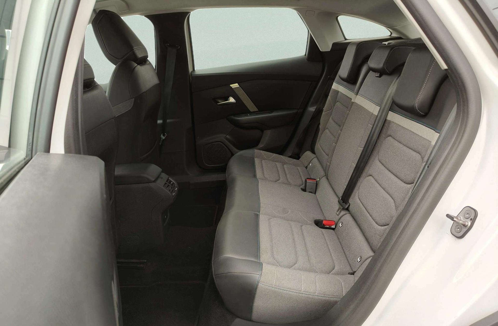 Citroën C4 BlueHDi 130 Plus EAT8 - foto 13