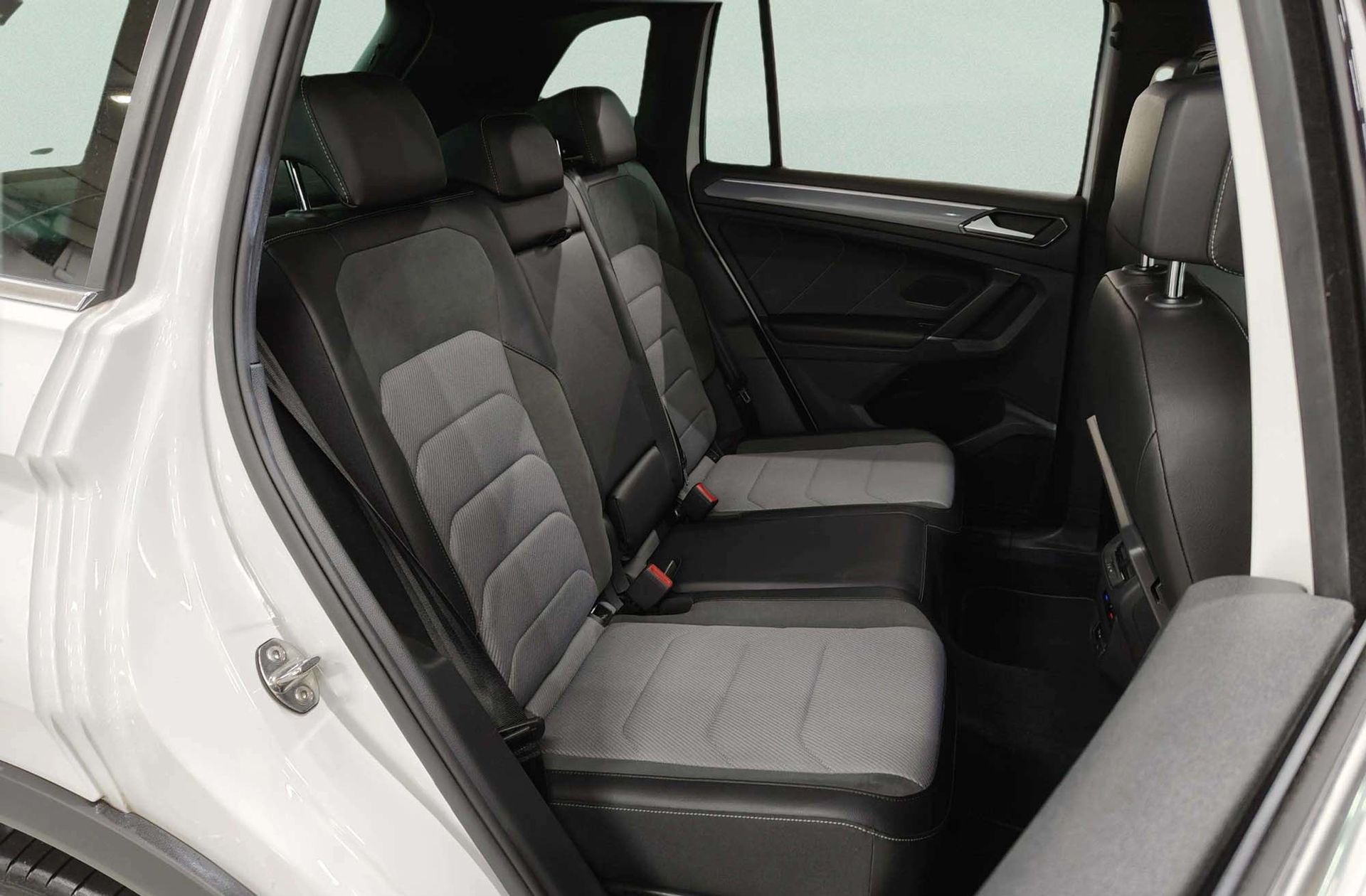 Volkswagen Tiguan Sport 2.0 TDI BMT 4Motion Pack R-line DSG - foto 23