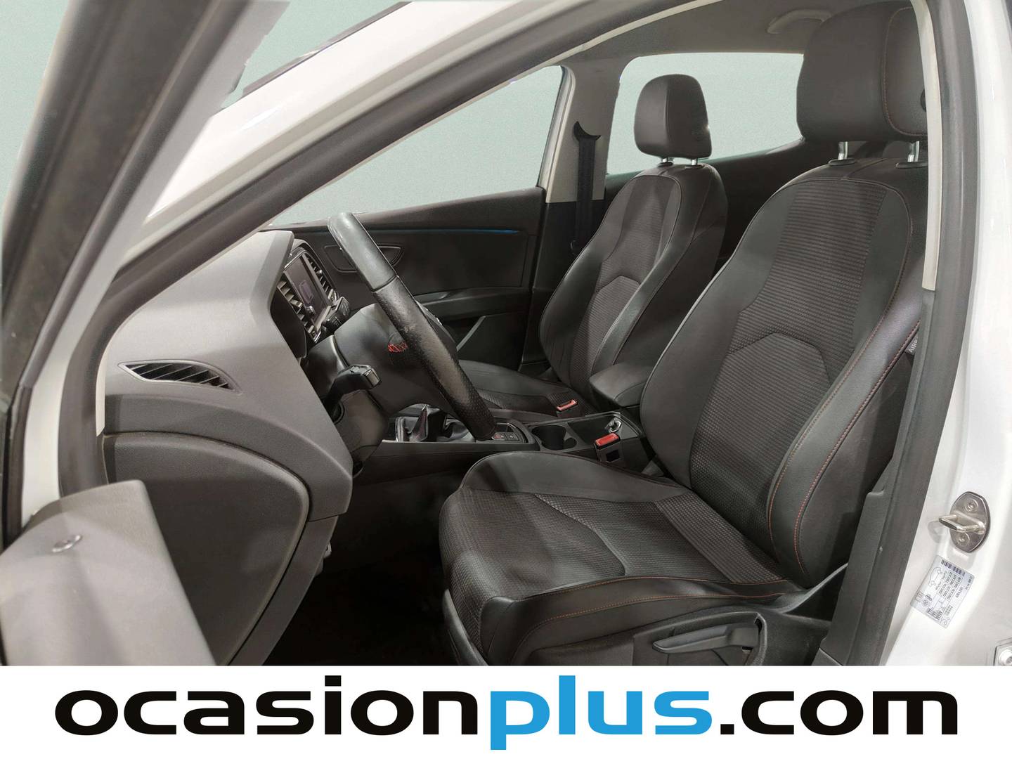 Foto asientos delanteros Seat León Seat León 1.4 TSI S&S FR Plus (125 CV)