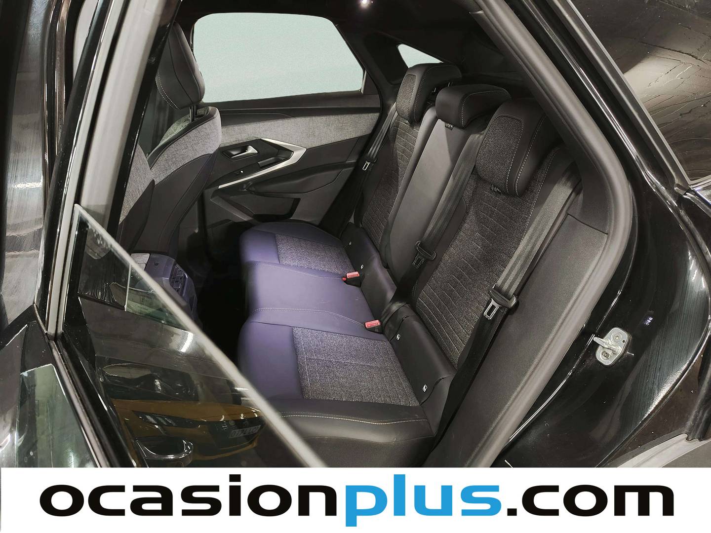 Foto asientos traseros Peugeot 3008 Peugeot 3008 Hybrid 145 Allure eDCS6 (145 CV)