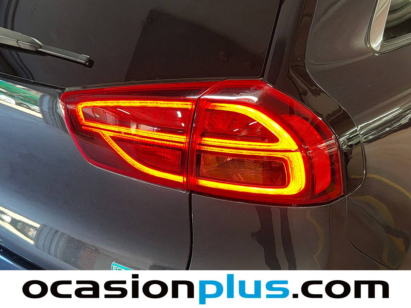 Paquetes del KIA Niro KIA Niro 1.6 GDi HEV Emotion (141 CV)