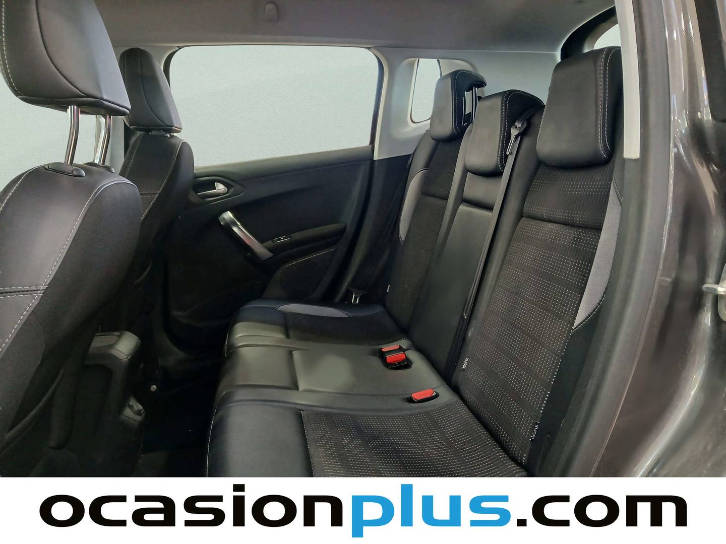 Foto asientos traseros Peugeot 2008 Peugeot 2008 PureTech 110 S&S Allure EAT6 (110 CV)