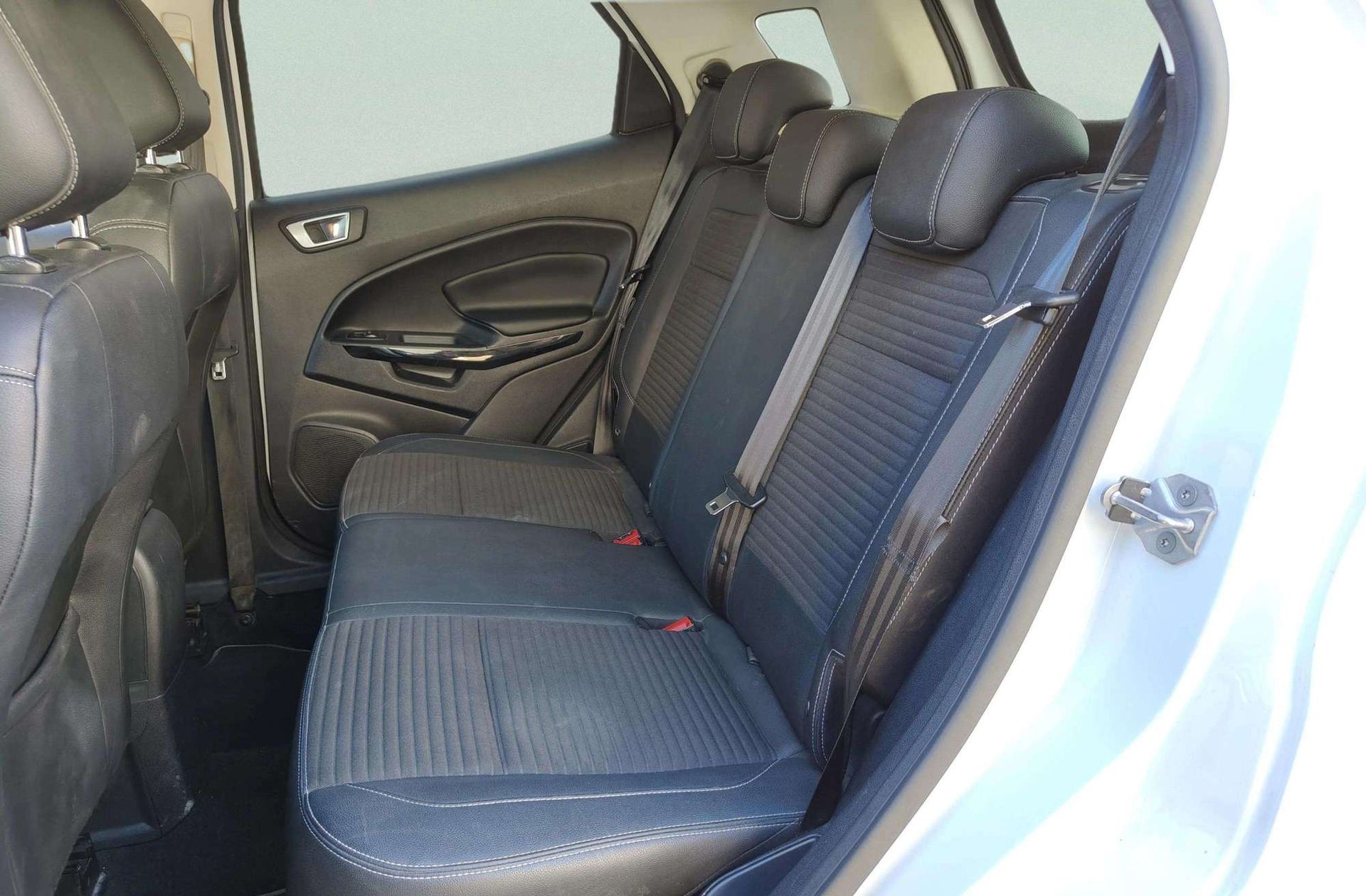 Ford EcoSport 1.0T EcoBoost Titanium - foto 10