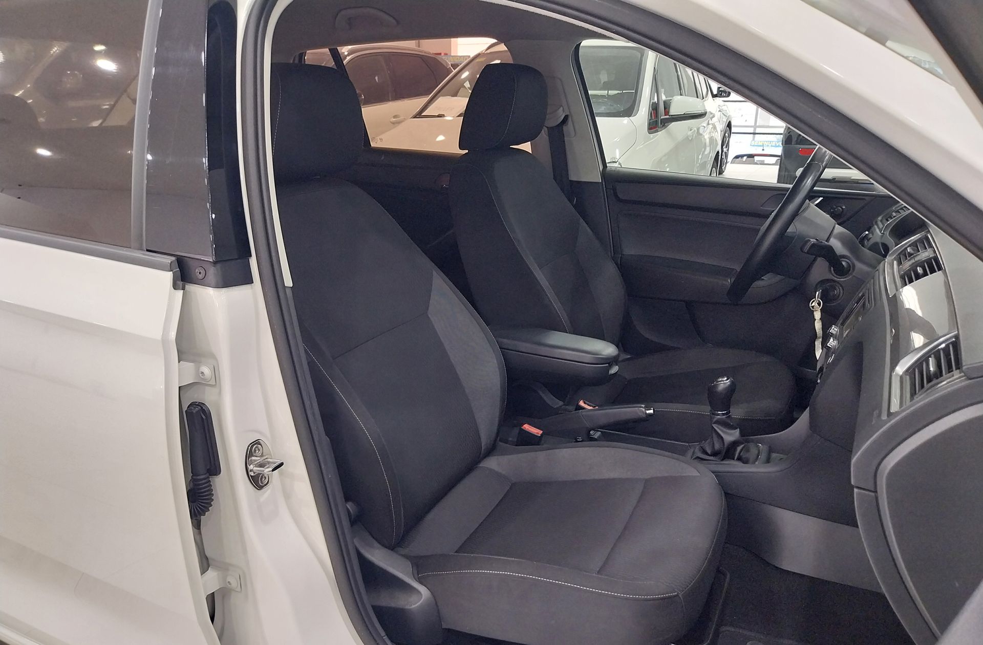 Škoda Spaceback 1.6 TDI CR Ambition - foto 15