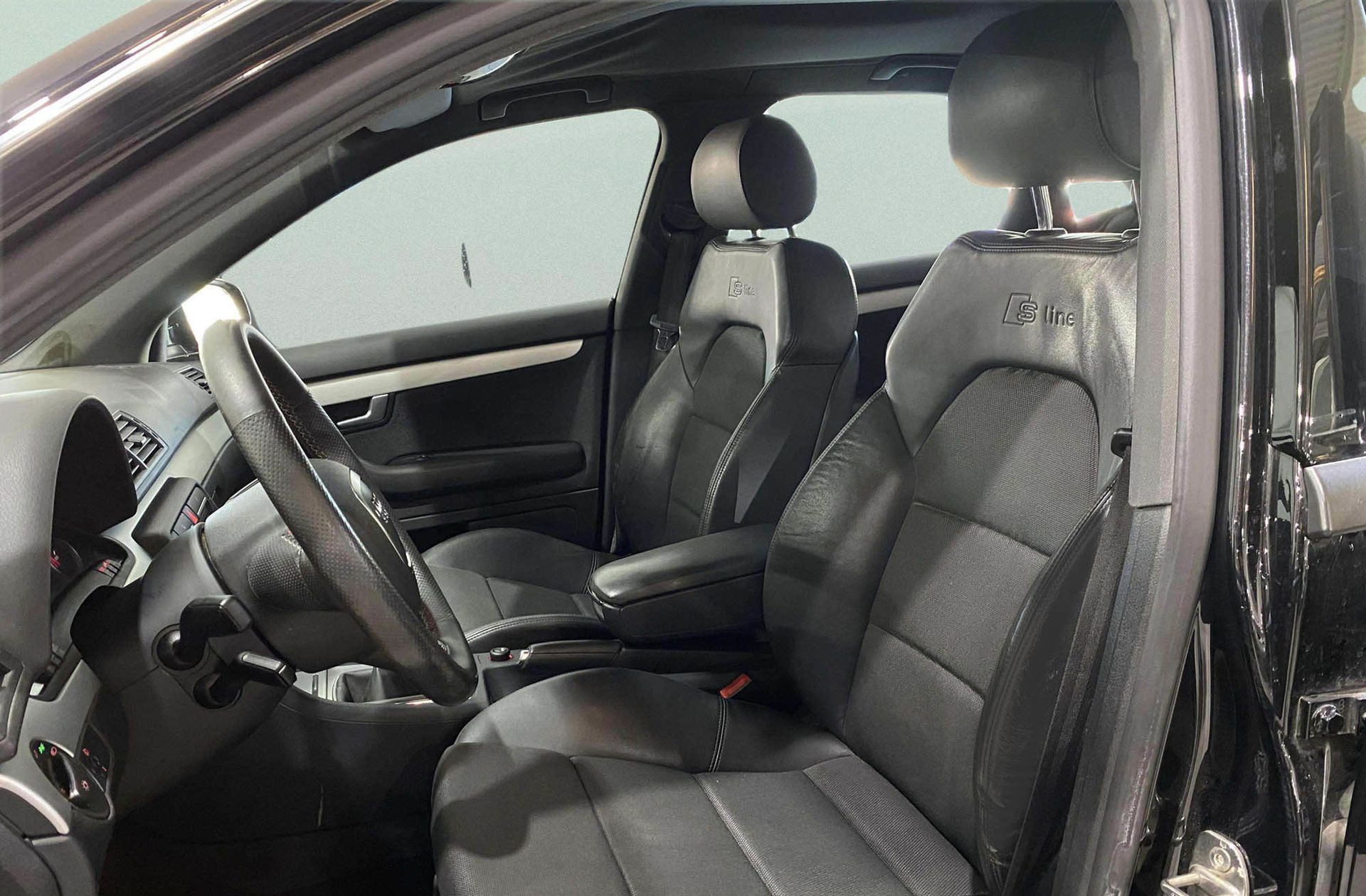 Audi A4 2.0 TDI - foto 8