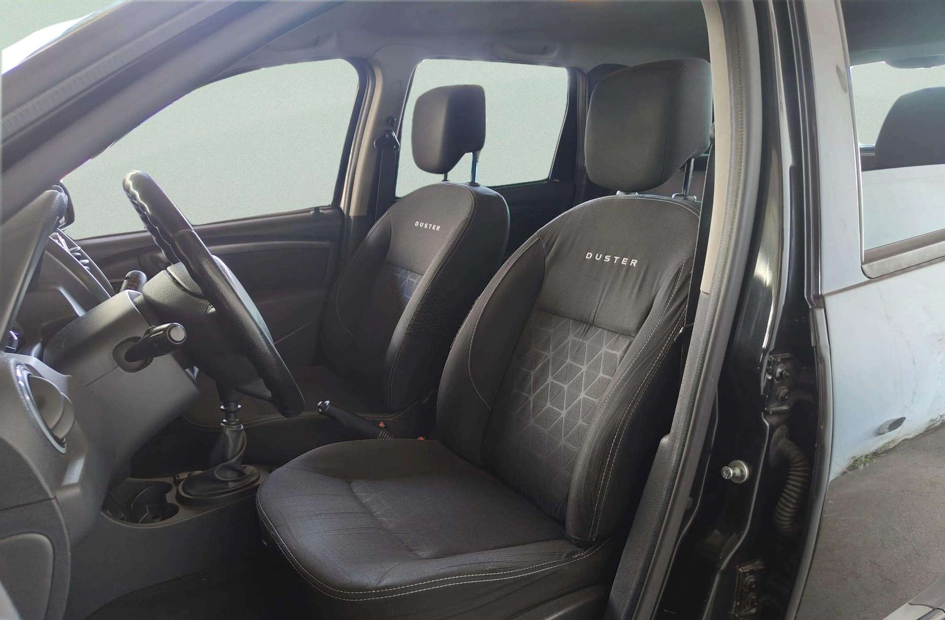 Dacia Duster Laureate dCi 4x2 - foto 8