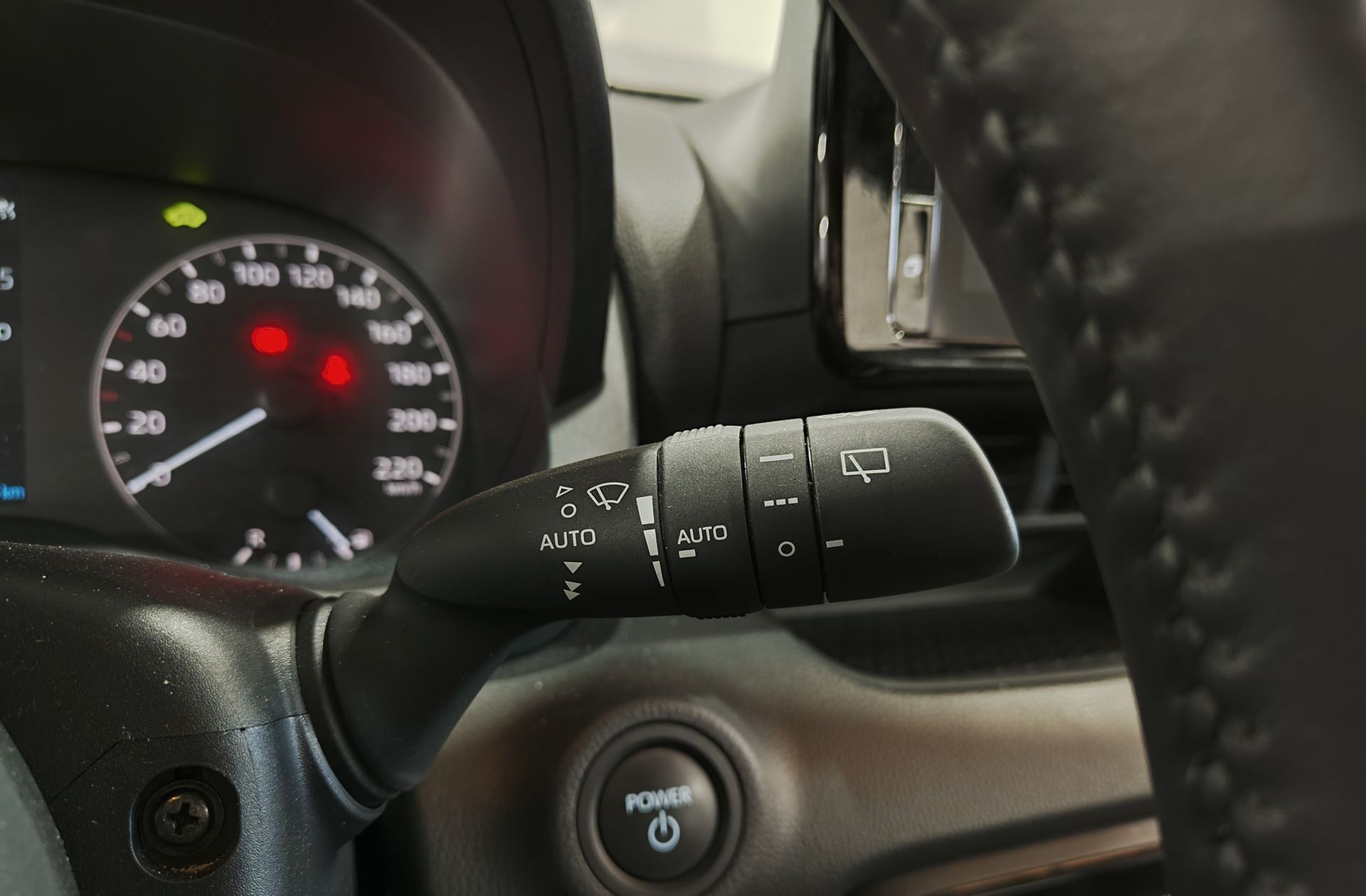 Toyota Yaris 120H Active Plus - foto 25
