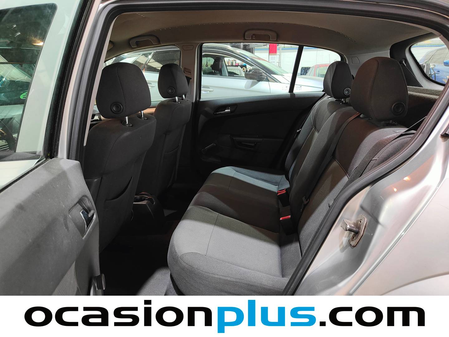 Foto asientos traseros Opel Astra Opel Astra 1.4 Enjoy  (90 CV)