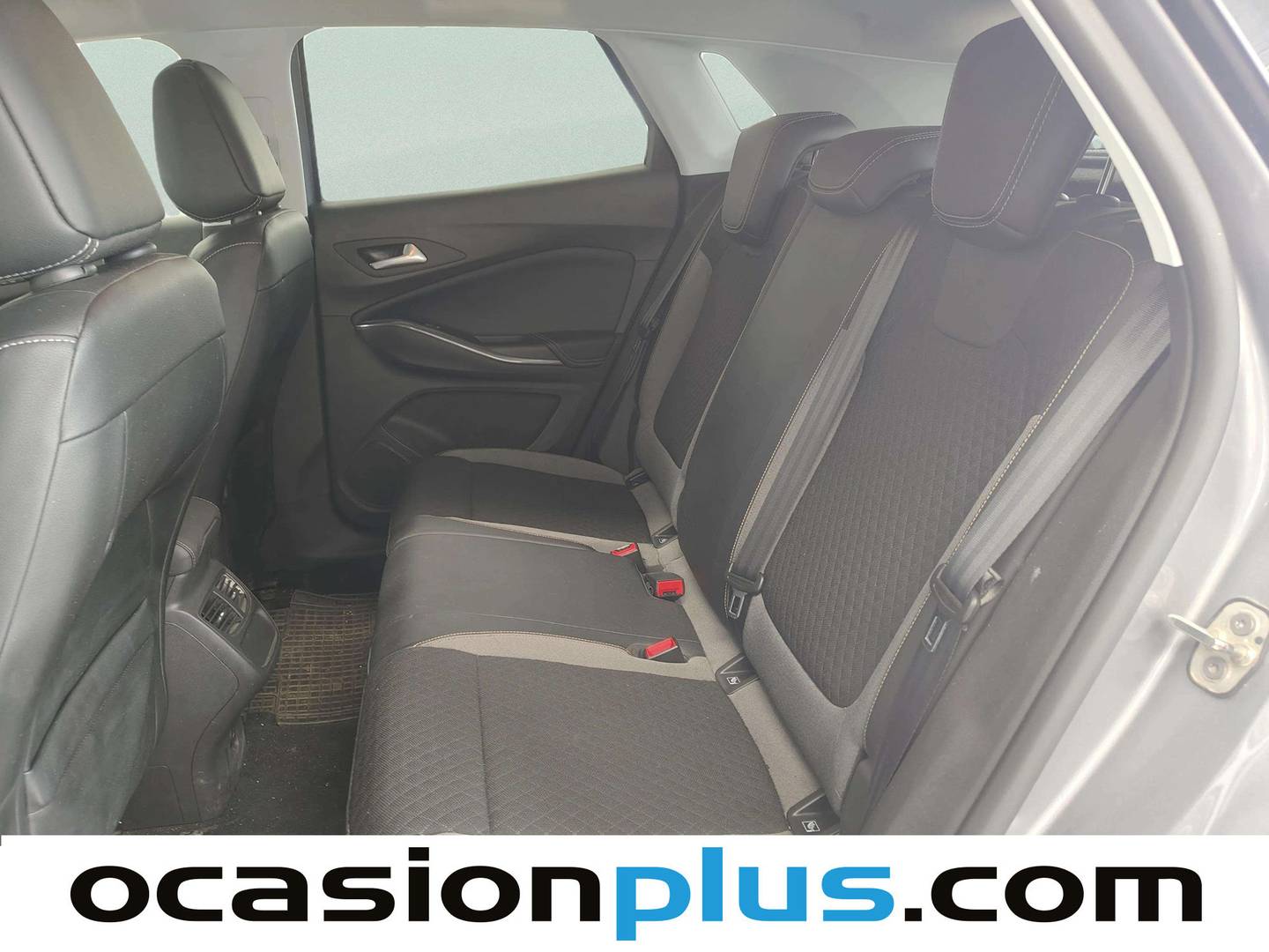 Foto asientos traseros Opel Grandland X Opel Grandland X 1.2 Turbo 120 Aniversario (130 CV)