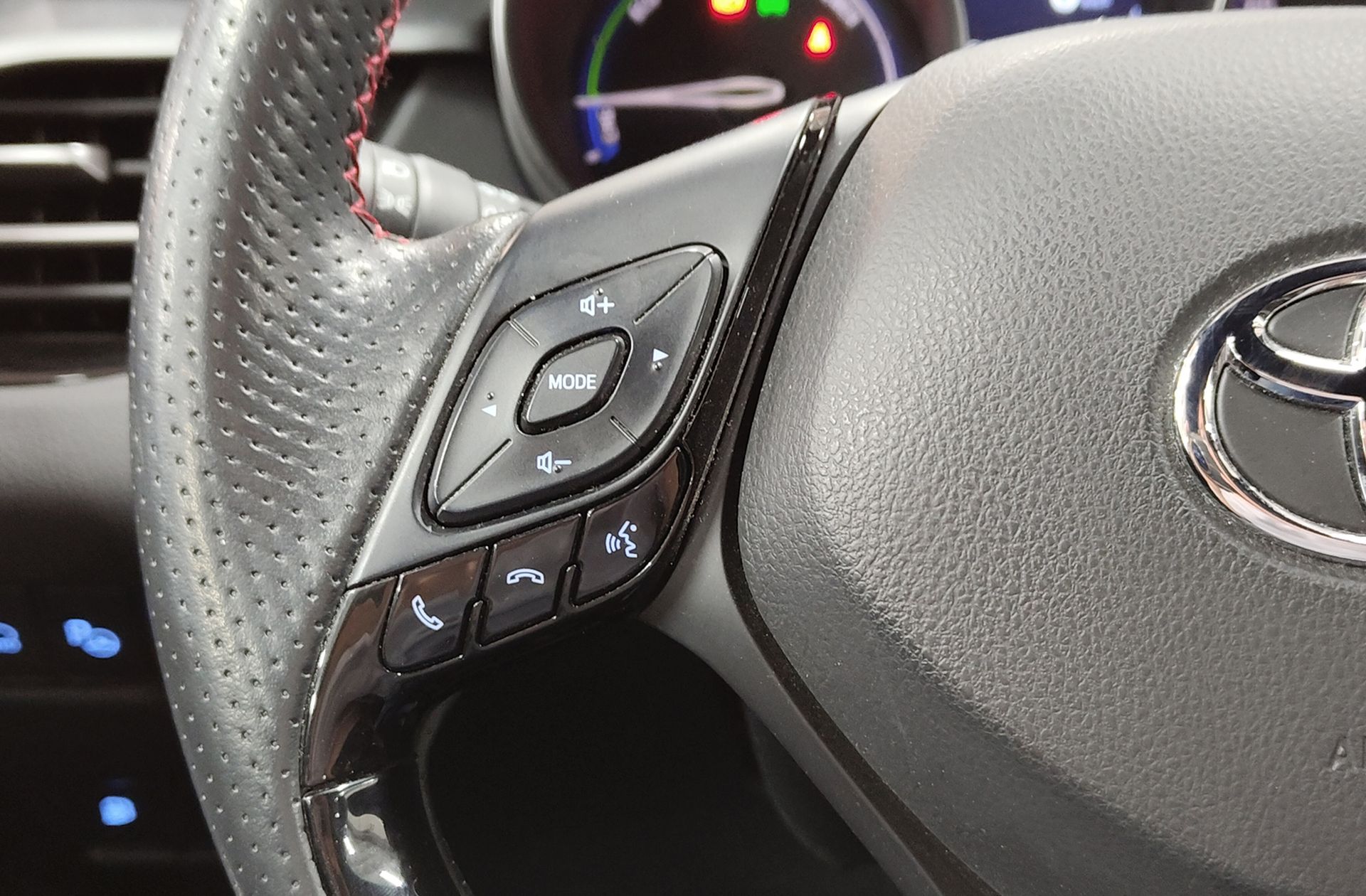 Toyota C-HR 180H GR Sport Black Edition - foto 29