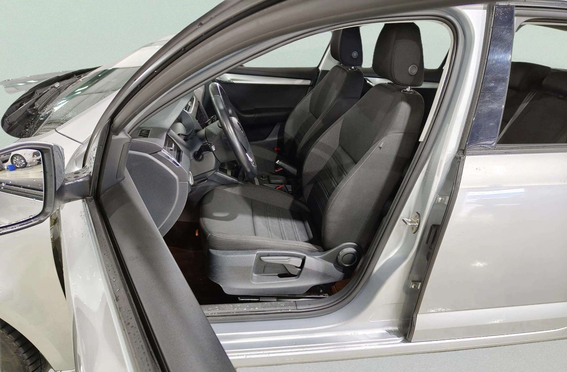 Škoda Octavia Combi 1.6 TDI CR Ambition - foto 13